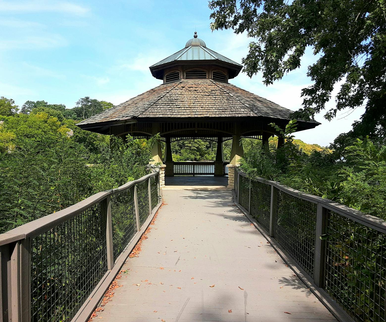 Riverside gazebo in Batavia IL, western Chicago suburb limo service area